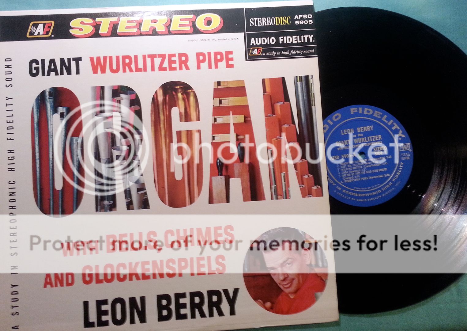 Leon Berry - Giant Wurlitzer Pipe Organ With Bells, Chimes And Glockenspiels